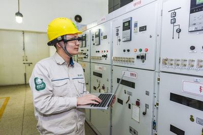 5G+北斗賦能，智能穿戴與AR眼鏡引領云端保電新紀元